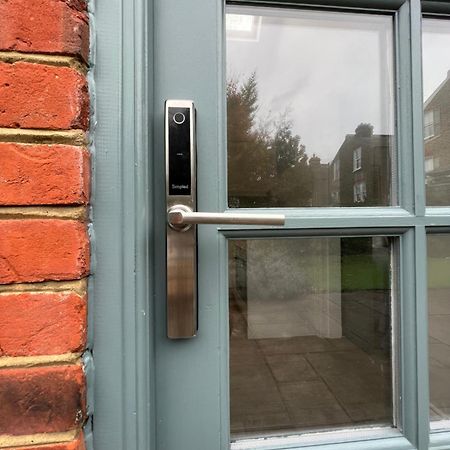 Forge Cottage - Pretty 1 Bedroom Cottage With Free Off Street Parking London Exteriör bild