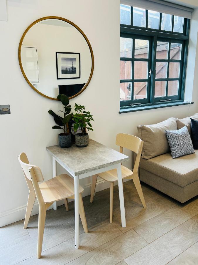 Forge Cottage - Pretty 1 Bedroom Cottage With Free Off Street Parking London Exteriör bild